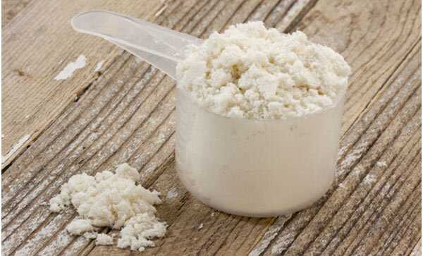 24 benefici incredibili della proteina del siero di latte per la pelle, i capelli e la salute