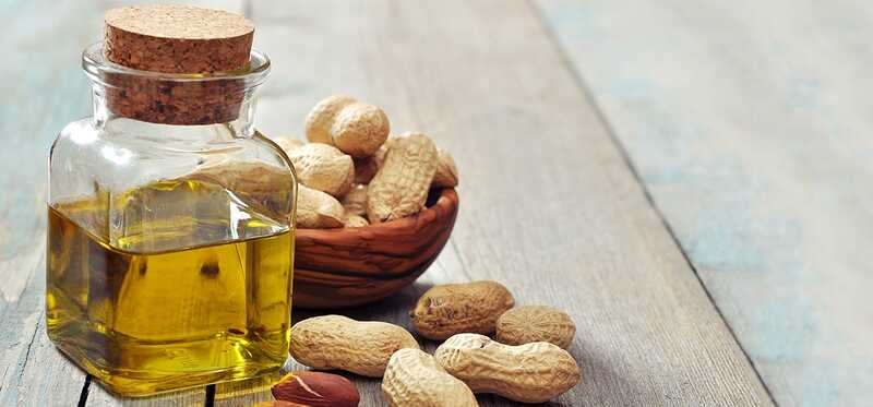 14 migliori benefici dell'olio di arachidi (Mungfali Ka Tel) per la pelle, i capelli e la salute