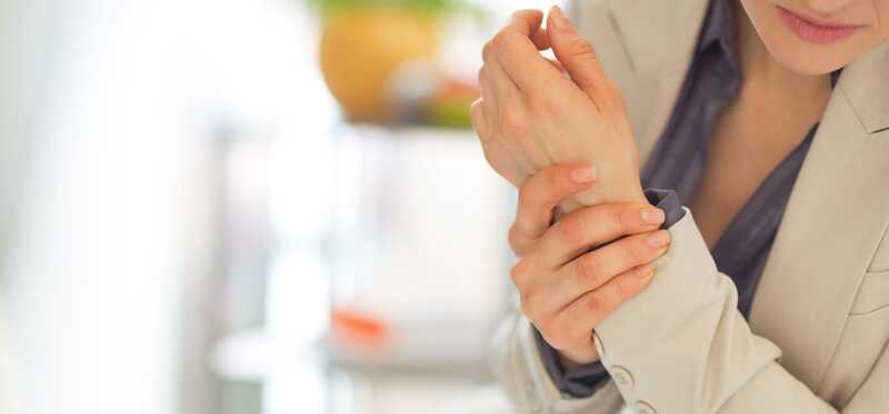 Come usare l'olio di ricino per trattare l'artrite?