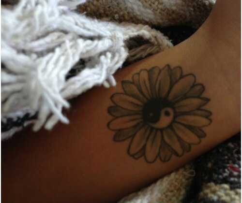 Top 10 modelli di tatuaggio Daisy