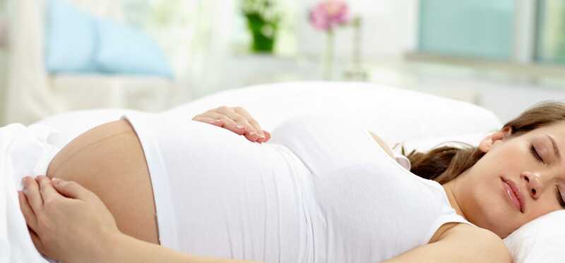 10 efficaci rimedi domestici per fermare il vomito durante la gravidanza