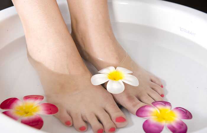 7 efficaci rimedi a casa per curare le zampe del piede