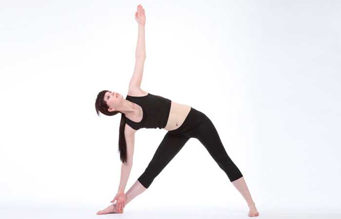 8 efficaci Yoga Asanas per mantenere i tuoi beni sani