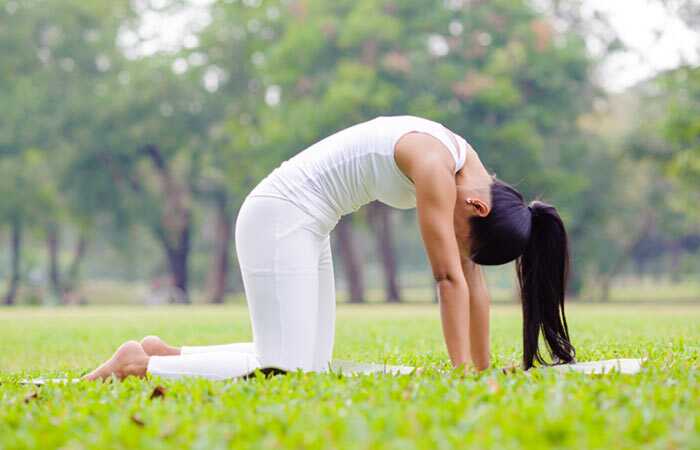 5 efficaci Asana Yoga per il trattamento del reflusso acido - Video bonus!