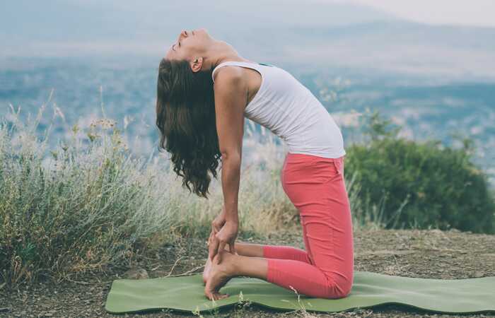 10 efficaci Yoga posa per curare l'ansia