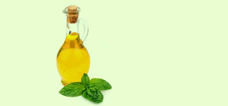 12 vantaggi straordinari di olio Basil (Tulsi) per la pelle e i capelli