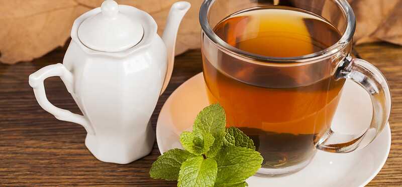 10 incredibili benefici per la salute del tè verde di Tulsi