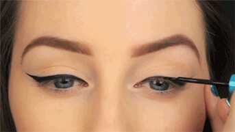Come applicare perfettamente l'eyeliner