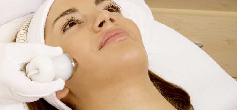 5 tipi di trattamenti laser per le cicatrici di acne e dei loro benefici