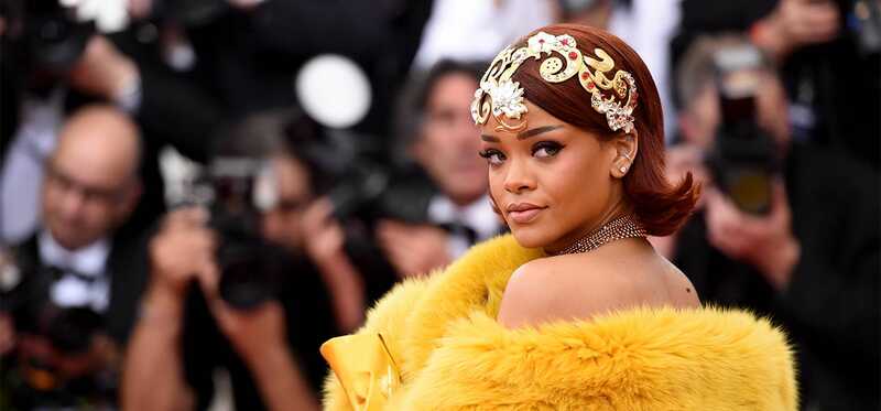 Rihanna segna la bellezza, il trucco e il fitness