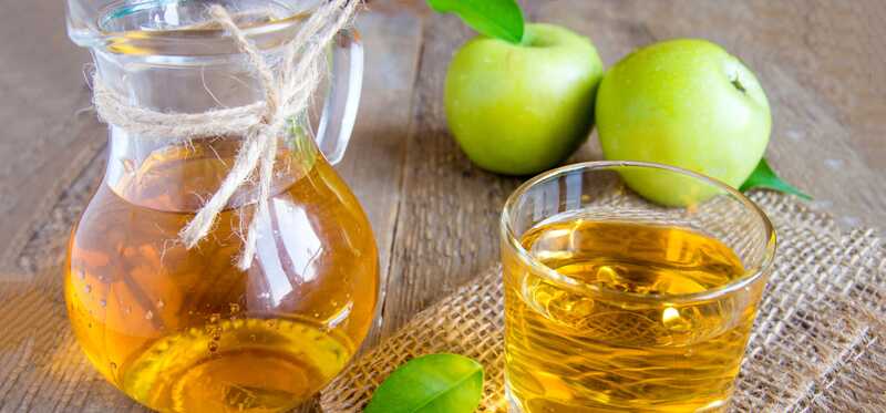 Top 26 benefici incredibili di mele verdi per la pelle, i capelli e la salute