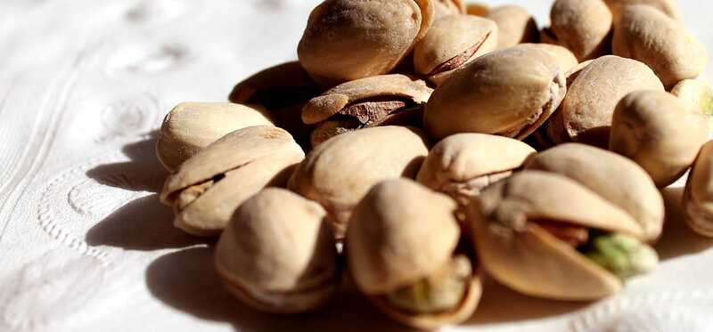 Top 21 benefici incredibili di pistacchi (Pista) per la pelle, i capelli e la salute