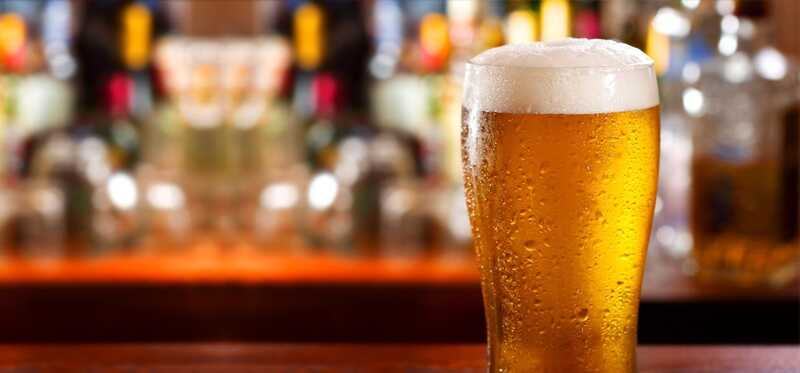 10 vantaggi sanitari incredibili di bere birra