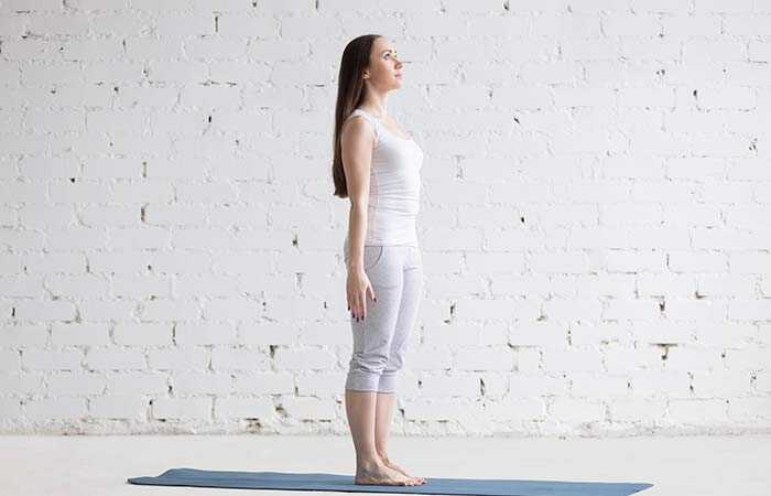 12 Asane di base che ti aiuteranno a facilitare il regime Yoga