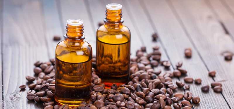 7 vantaggi e usi incredibili di olio essenziale di caffè