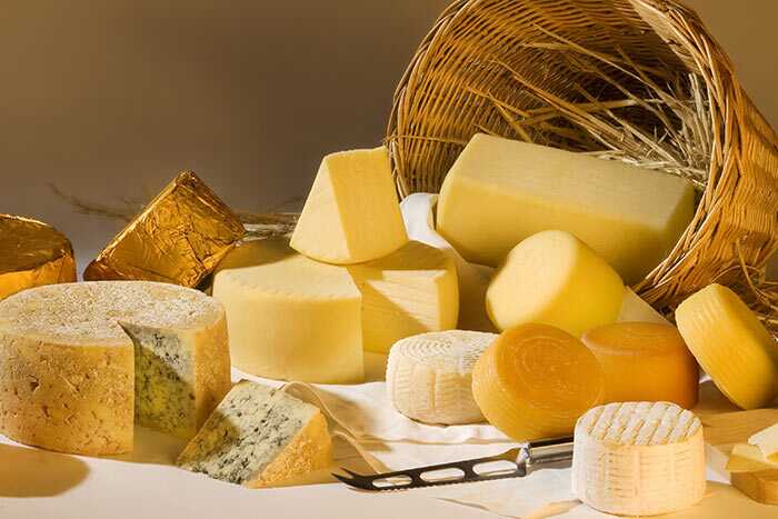 14 migliori benefici del formaggio per la pelle, i capelli e la salute