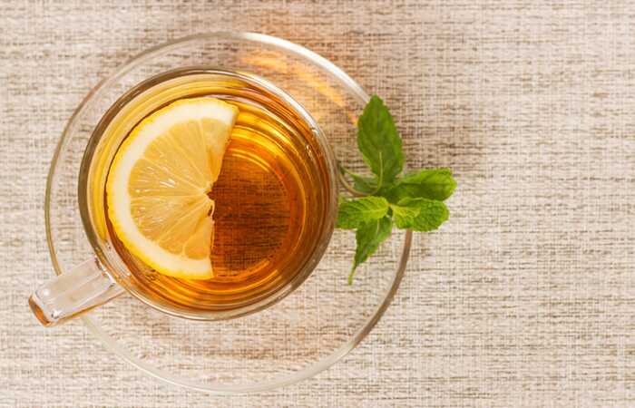 13 vantaggi straordinari del tè al limone