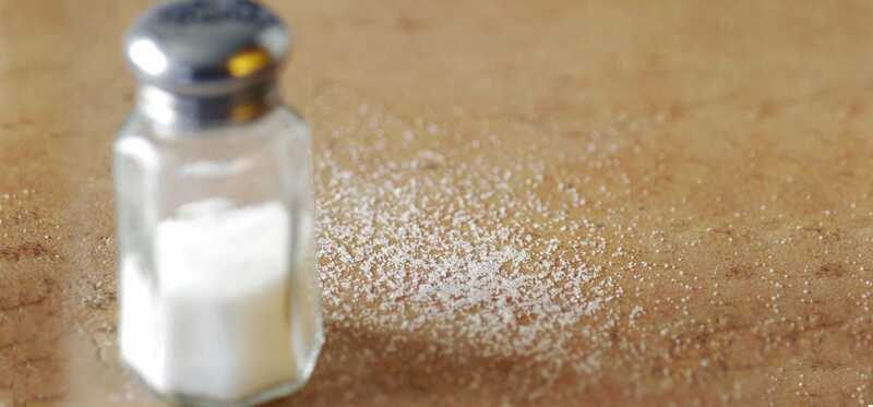14 migliori benefici del sale marino (Samundri Namak) per la pelle, i capelli e la salute