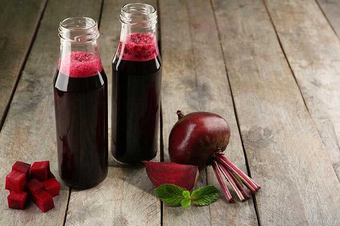 18 Fremragende fordele af rødbederjuice til hud, hår og sundhed