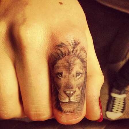 Top 10 Cool Lion tatoveringer Du kan også sporten