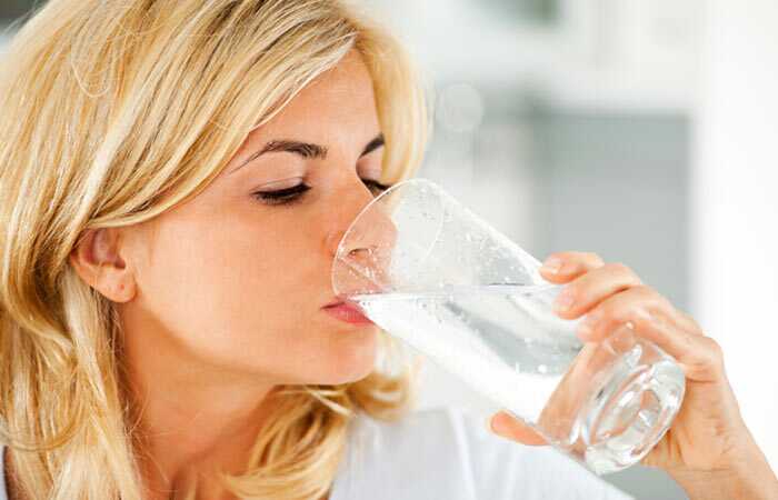 Má voda Pôst pomôže vám schudnúť?