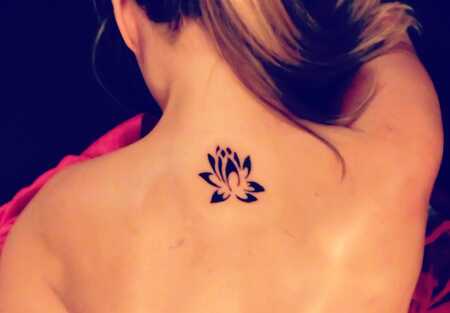 Top 10 dizajn Lotus Flower tetovanie